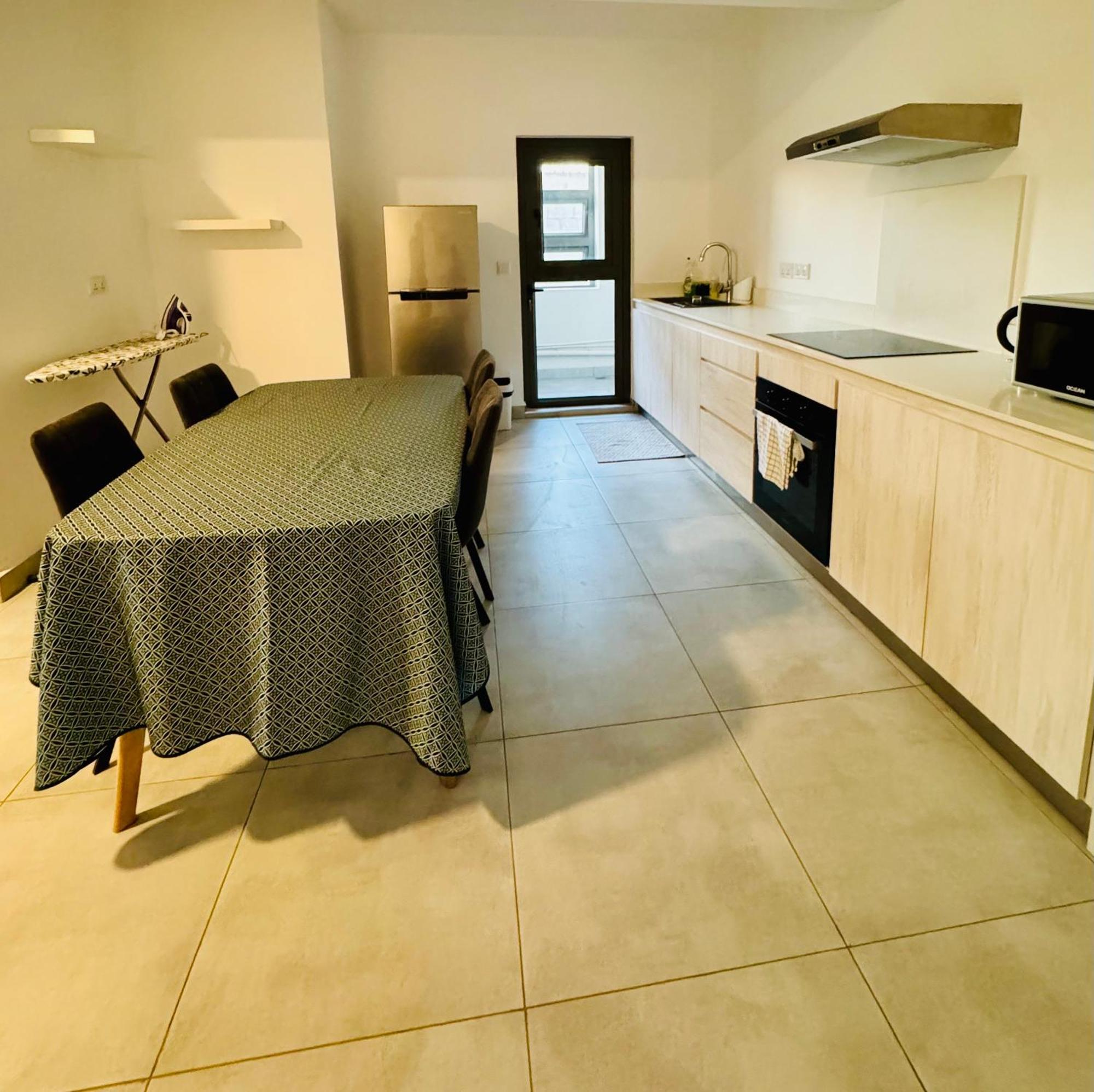 Modern Flat In Flic En Flac-Walk To The Beach Exterior foto
